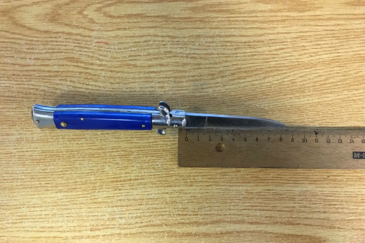Bochum - Mann bedroht Bahnmitarbeiterin mit Messer