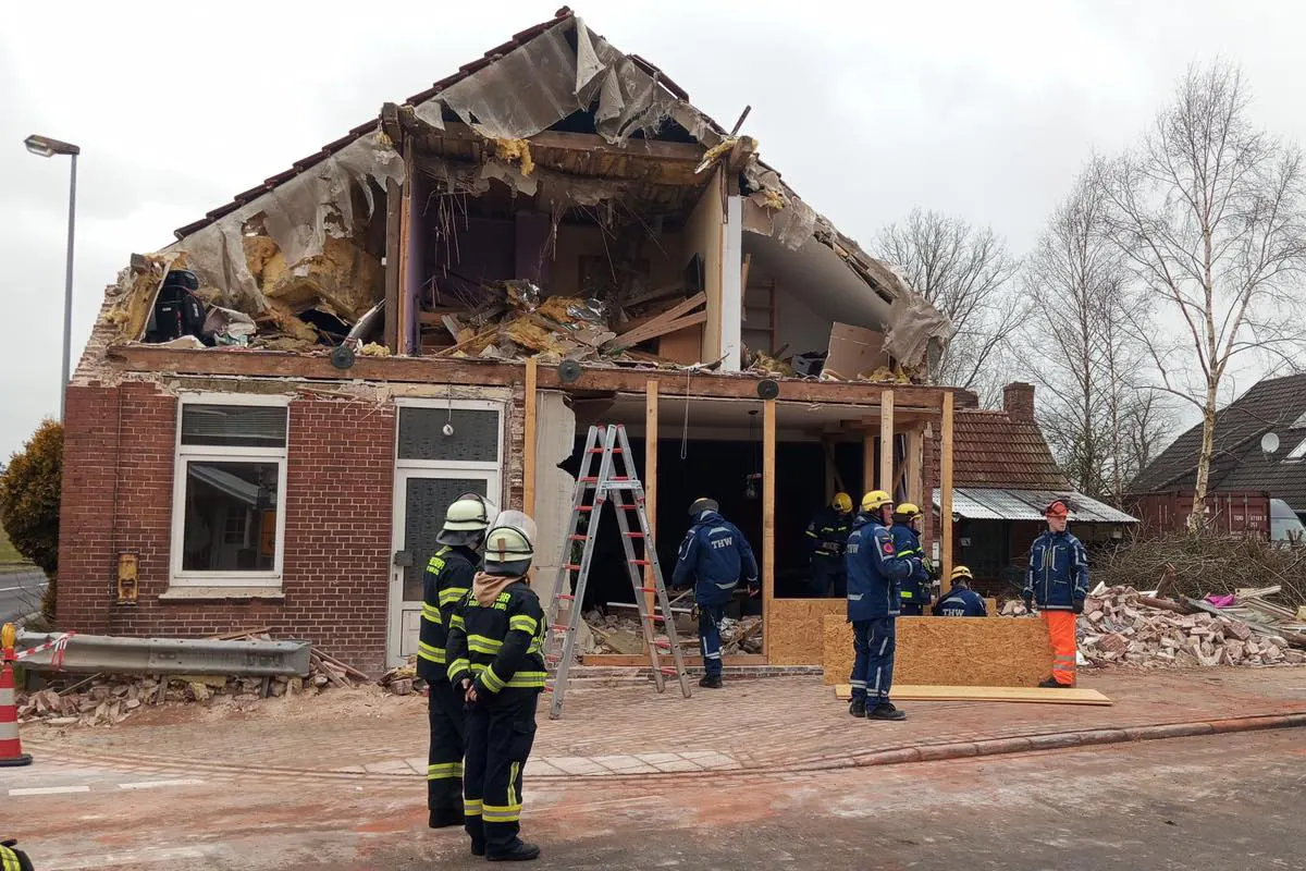 Weener – Update: Sicherung nach Unfall mit Wohnhaus abgeschlossen