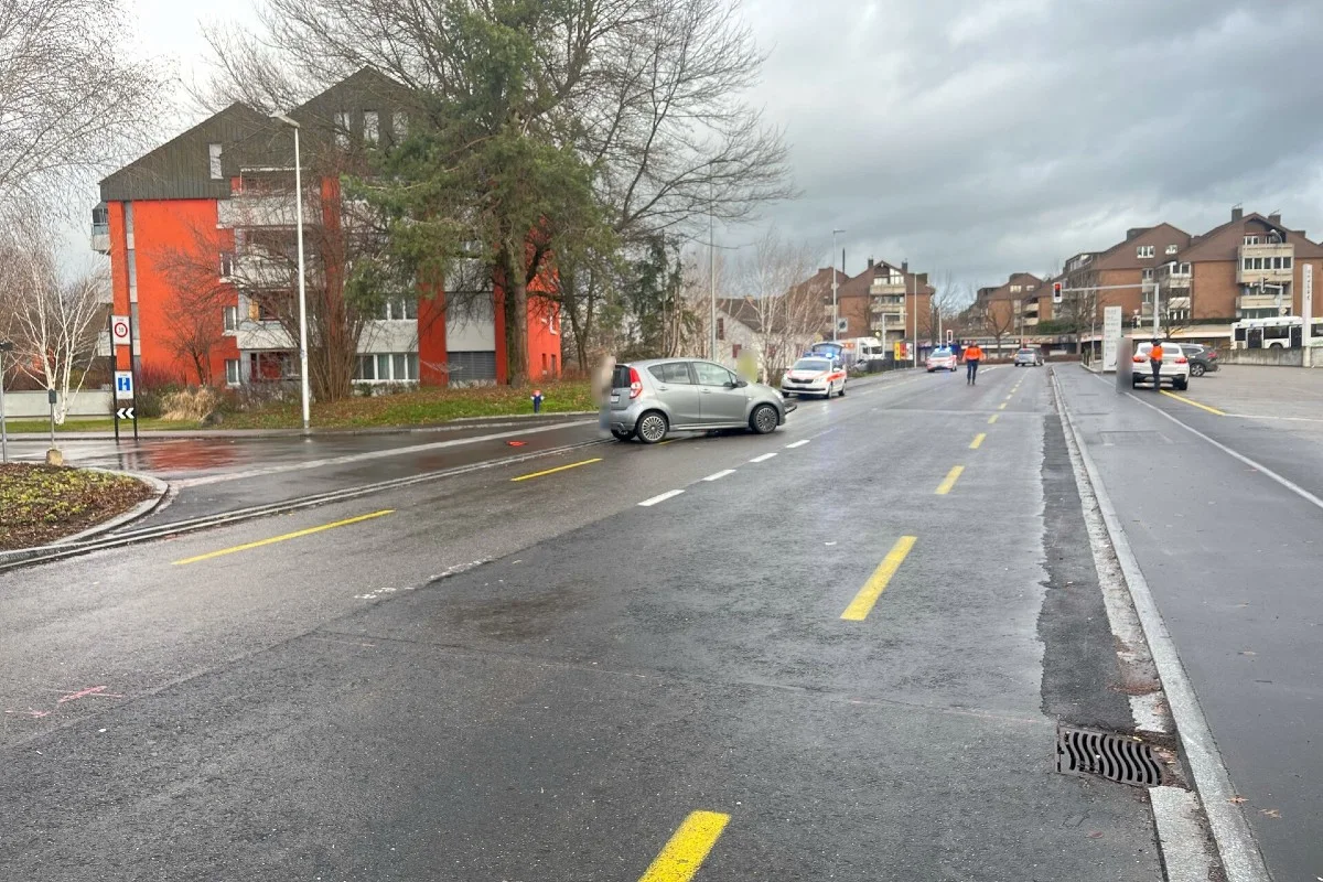 Gossau SG - Unfall zwischen Auto und Velofahrer