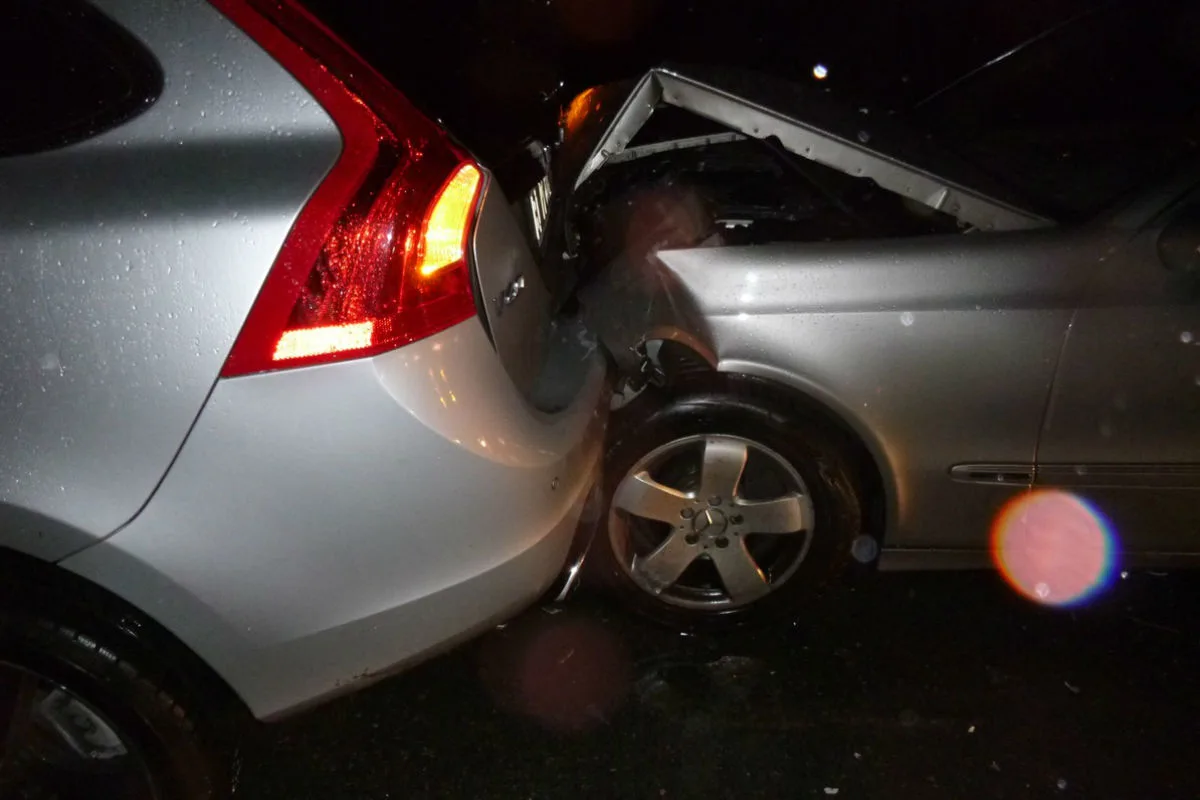 Herford - Mercedes fährt ungebremst auf
