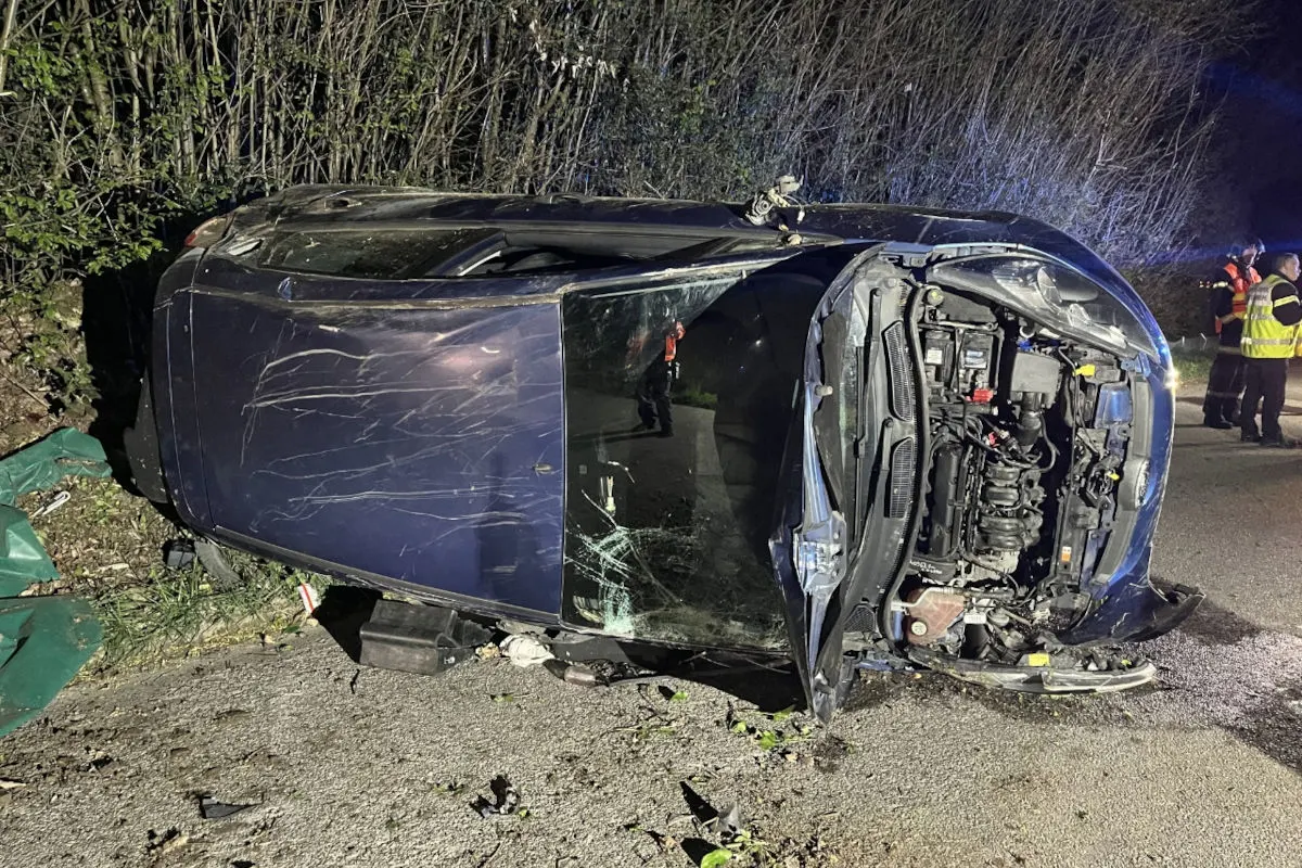 Allschwil BL – Unfall in Kurve endet mit Überschlag