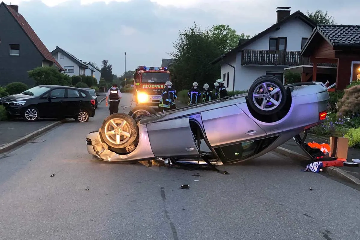 Ense - Drogen, keinen Führerschein, geklautes Auto, Unfall - mehr geht nicht