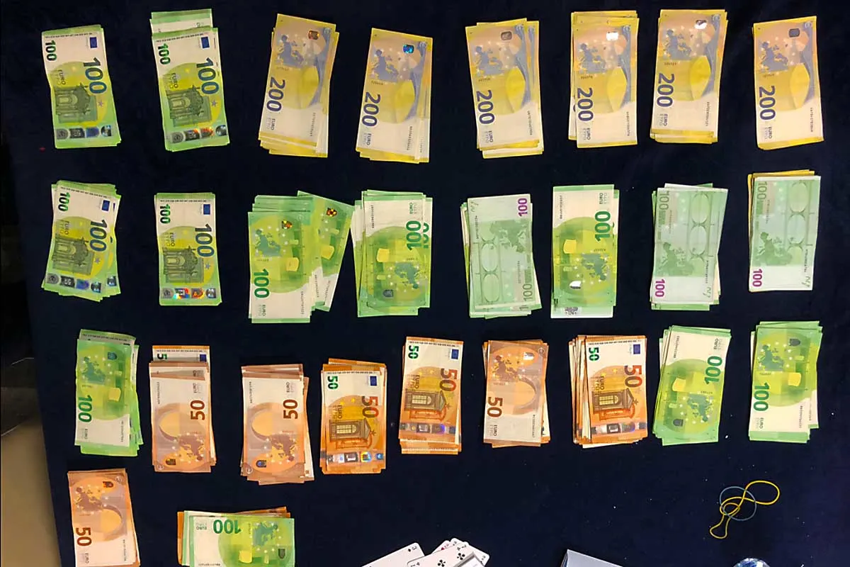 Illegale Spielhölle in Düsseldorf ausgehoben - Hohe Bargeldsummen sichergestellt!