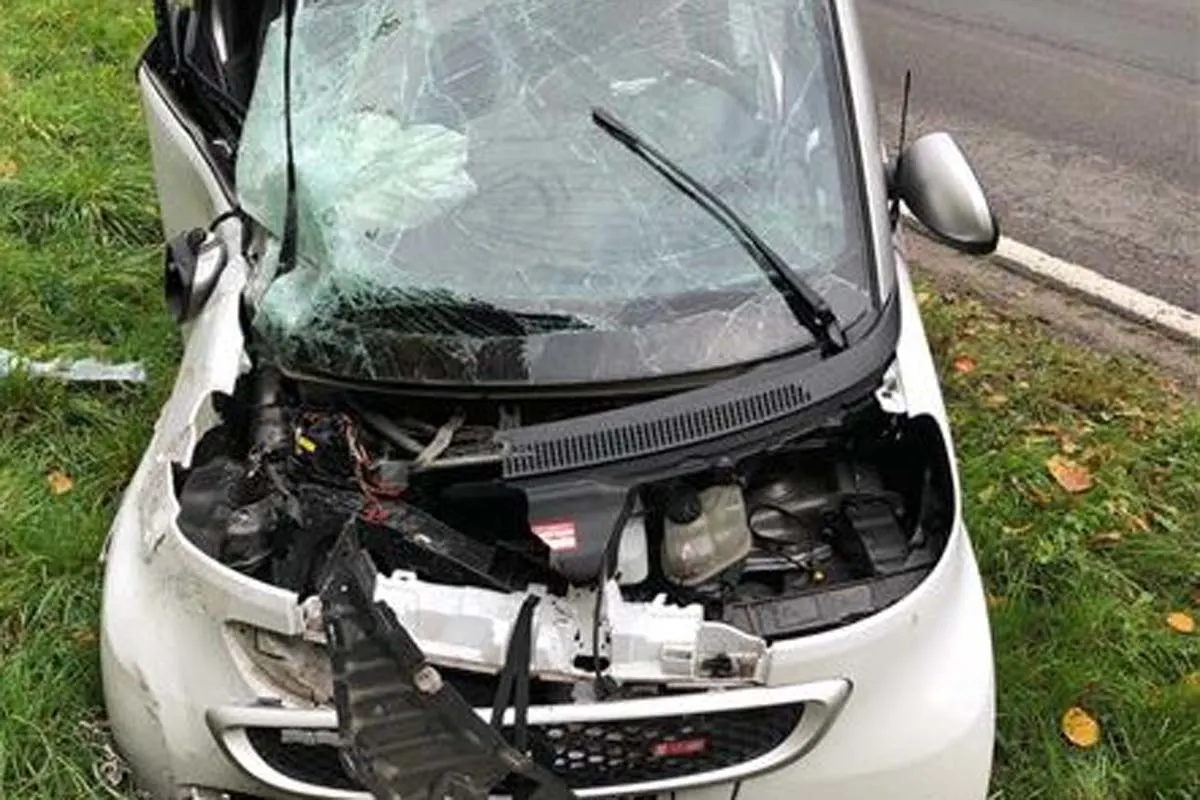 Heftiger Crash in Weiden - Frontalzusammenstoß zwischen  Smart und LKW