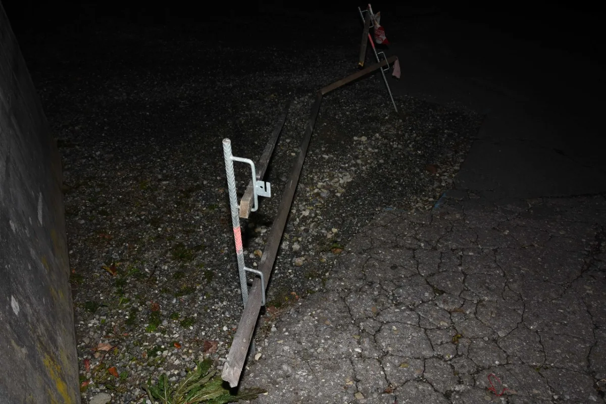 Unterterzen SG - Fahrunfähige Lenkerin ohne Führerschein baut Selbstunfall