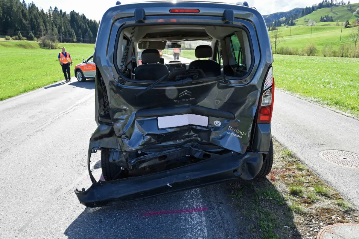 Escholzmatt LU - Motorradfahrer bei Unfall schwer verletzt