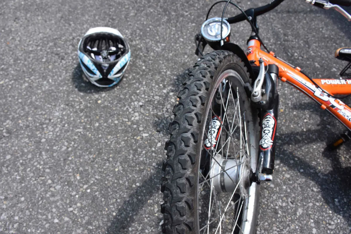 Sachseln OW - Schülerin (9) mit Velo schwer gestürzt