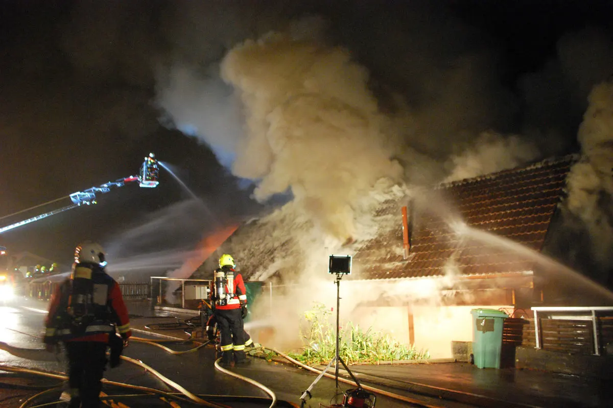 Udligenswil LU - Brand eines Einfamilienhauses – niemand verletzt