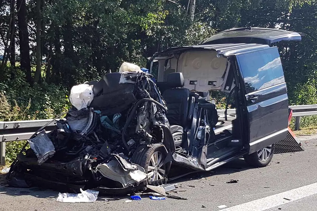 Dorsten - Zwei Tote und zwei Schwerverletzte nach Unfall auf der Autobahn