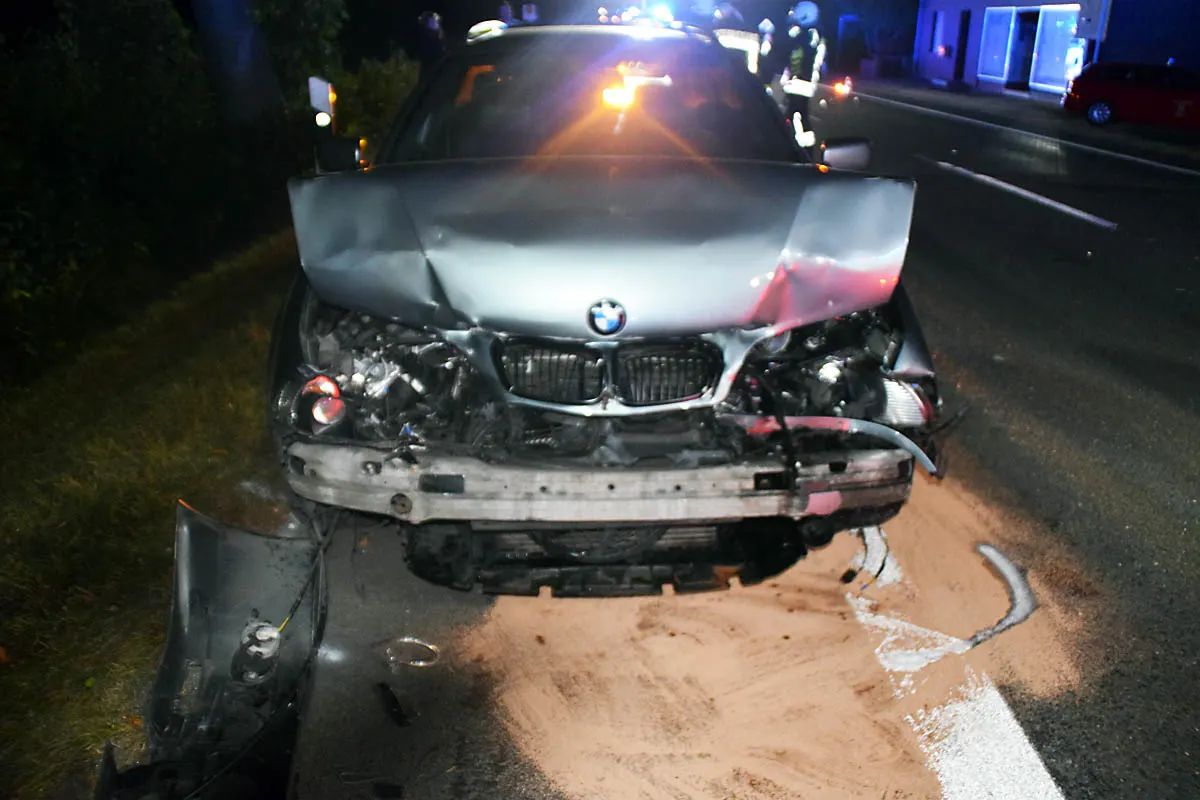 Auffahrunfall in Bünde - Fahrenden Peugeot übersehen