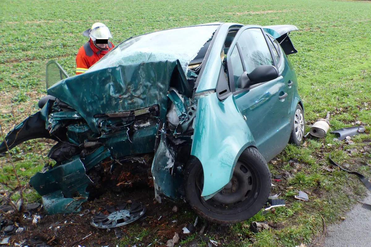 Minden – Autofahrerin verstirbt nach schwerem Verkehrsunfall