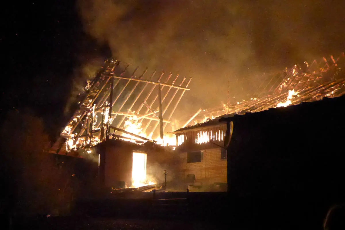 Wuppenau TG - Scheune in Vollbrand