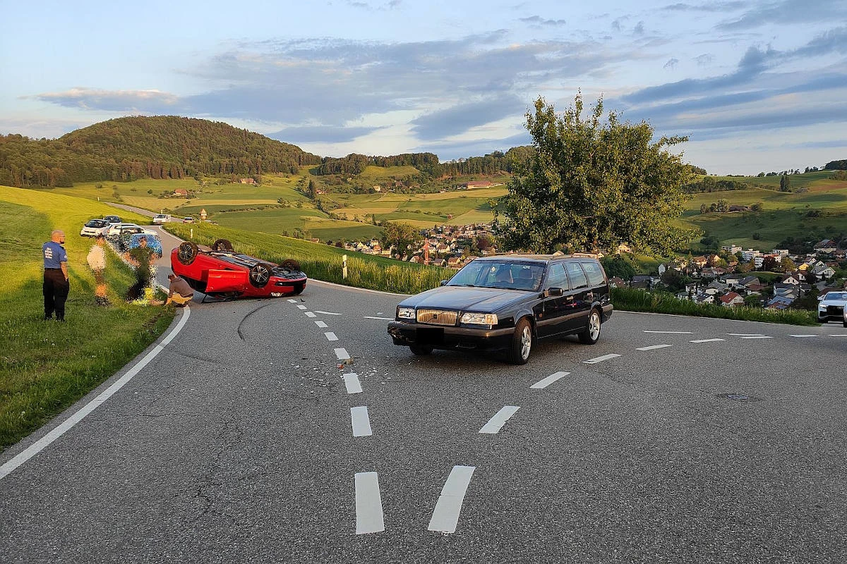 Oberdorf BL – Kollision zwischen zwei Personenwagen – eine Person verletzt