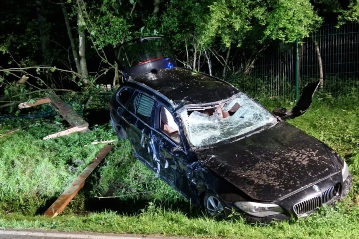 Detmold NW - Fünf Personen bei Unfall verletzt