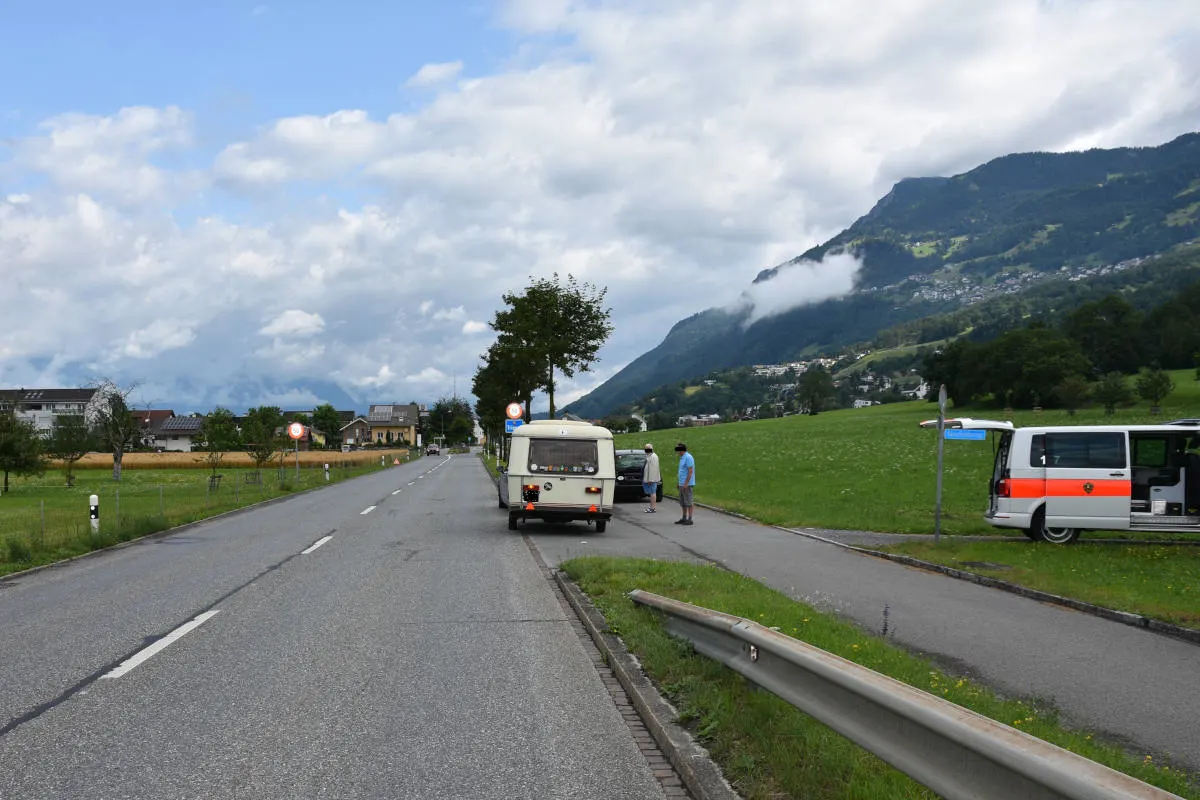 Triesen FL - Wohnanhänger löst sich von Zugfahrzeug