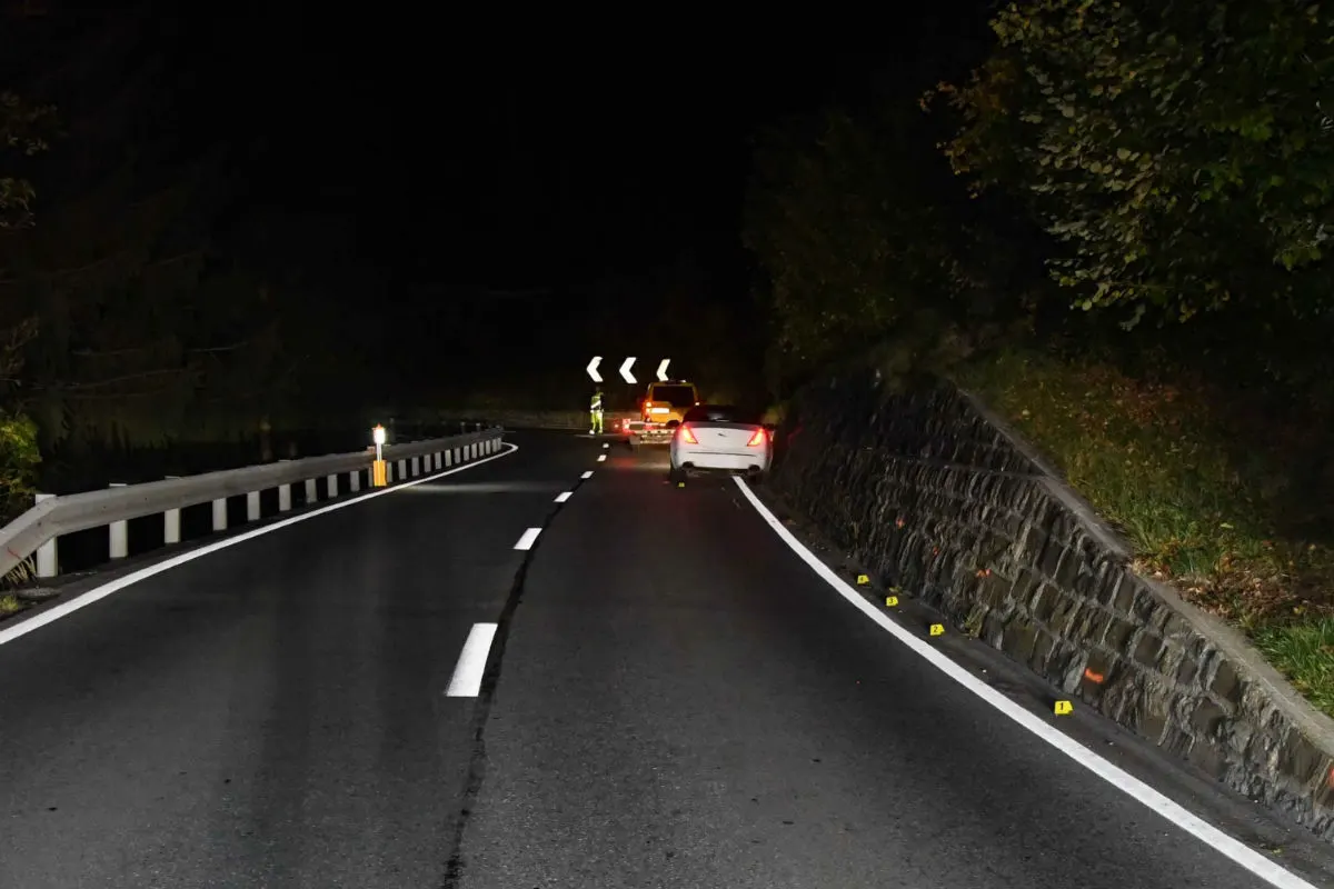 Chur GR - Heftige Kollision mit Stützmauer
