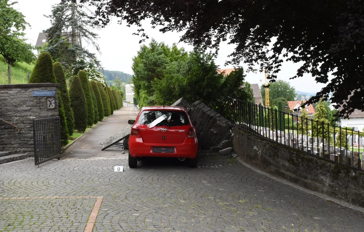 Horgen ZH - Verkehrsunfall fordert zwei Verletzte 