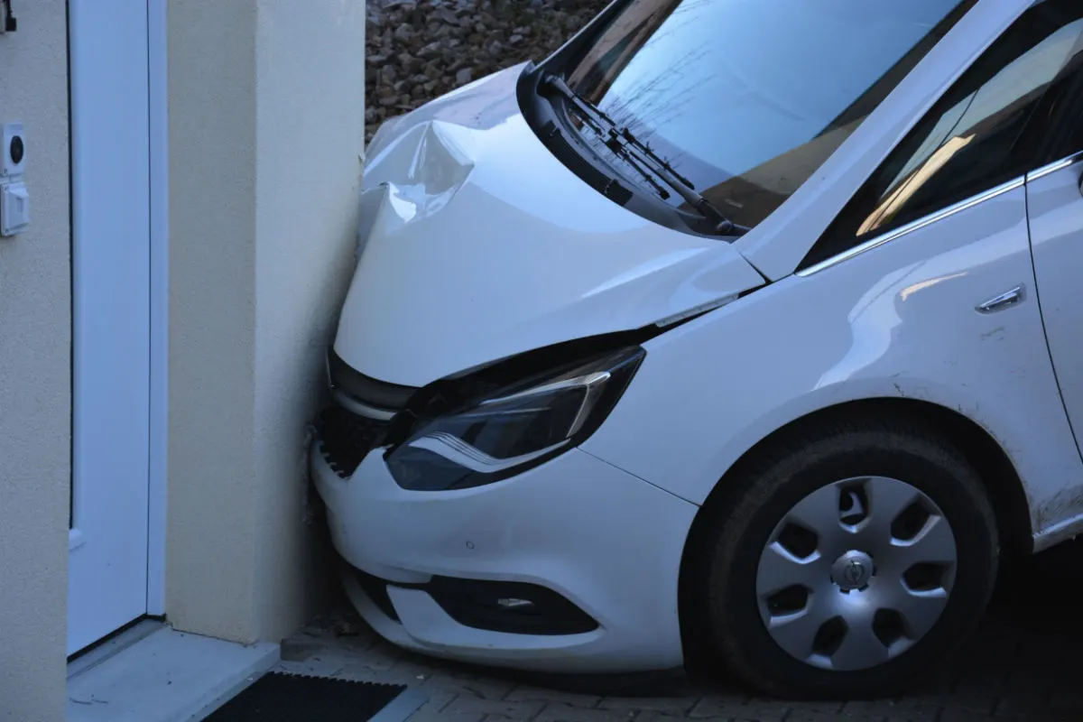 Erlinsbach SO - Auto macht sich selbständig