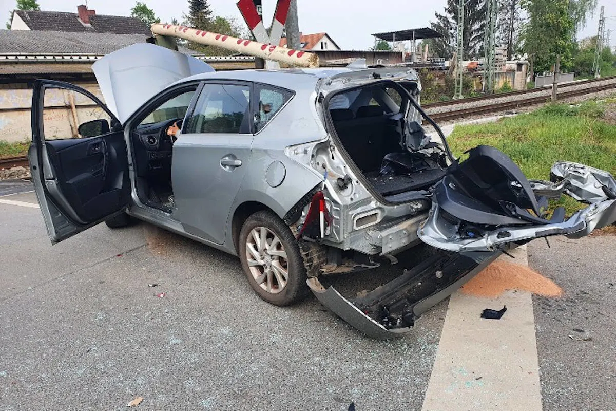 Groß Gerau – Unfall am Bahnübergang 