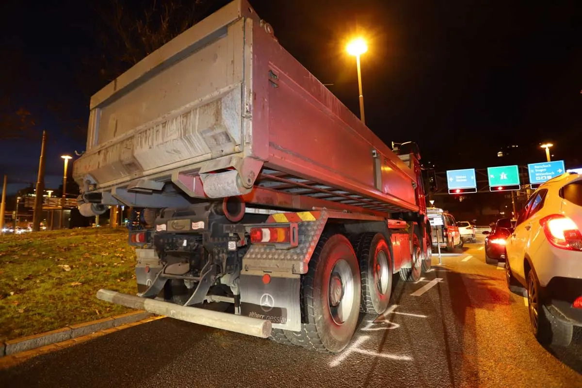 Drei Unfälle in St.Gallen - Hund stirbt nach Unfall mit Lieferwagen