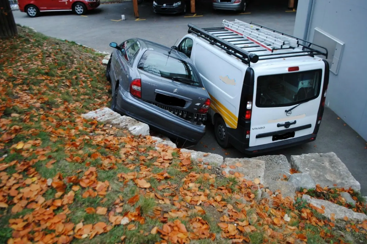 Stadt Schaffhausen SH - Alleinunfall mit Personenwagen