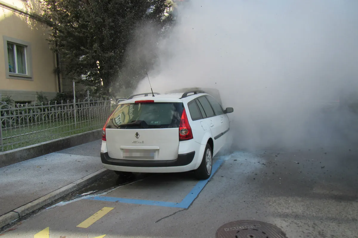 St. Gallen SG - Fahrzeug in Brand geraten