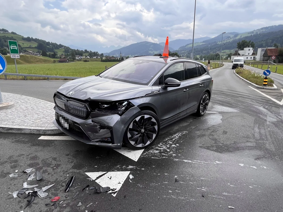 Ebnat-Kappel SG – Autolenkerin verletzt nach Kollision  