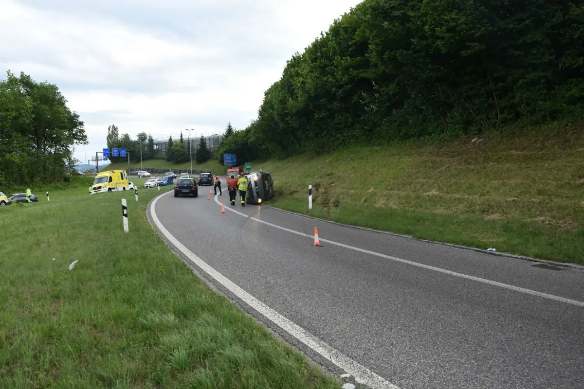 Wil SG - Auto einer alkoholisierten Lenkerin überschlagen
