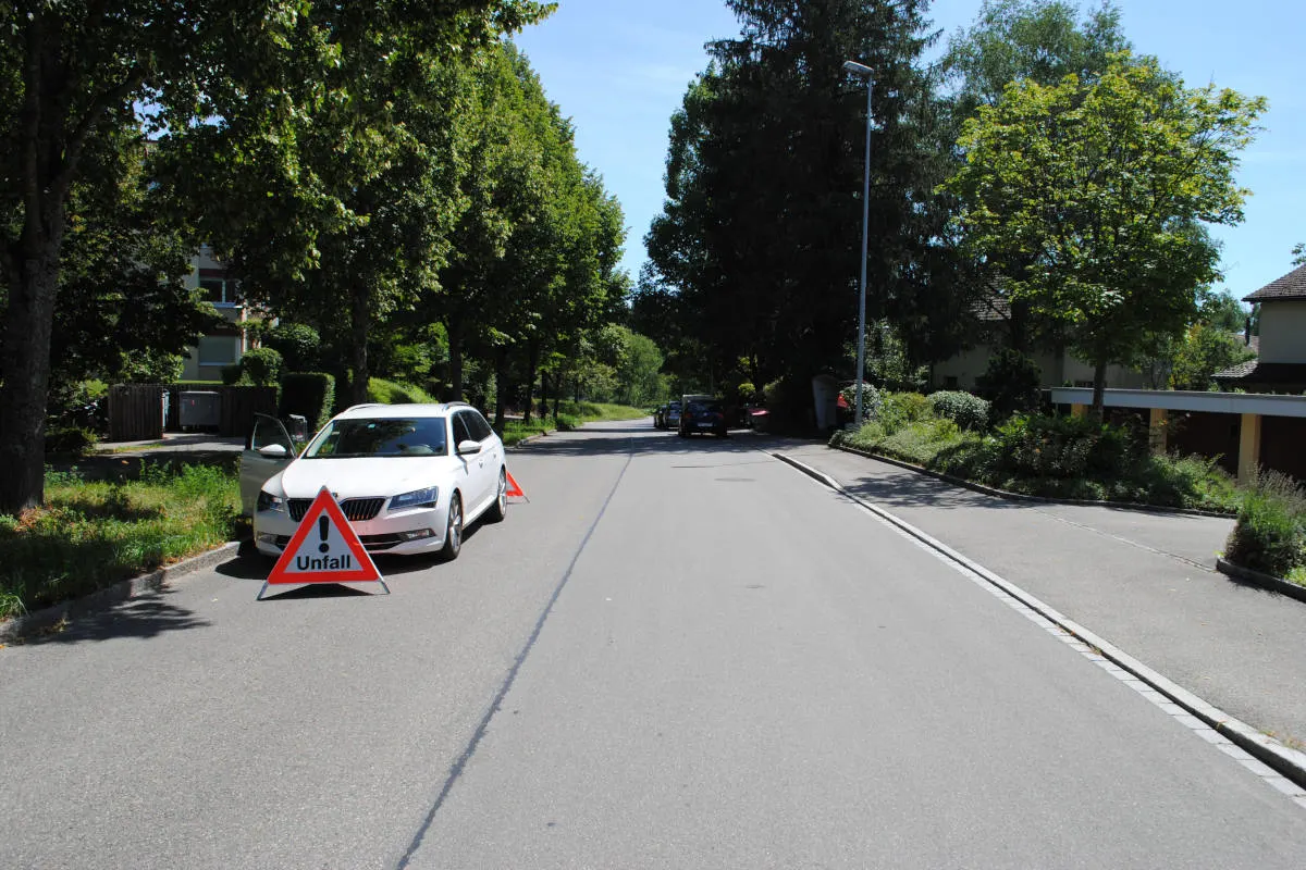 Schaffhausen SH - Polizei sucht Zeugen von Verkehrsunfall 