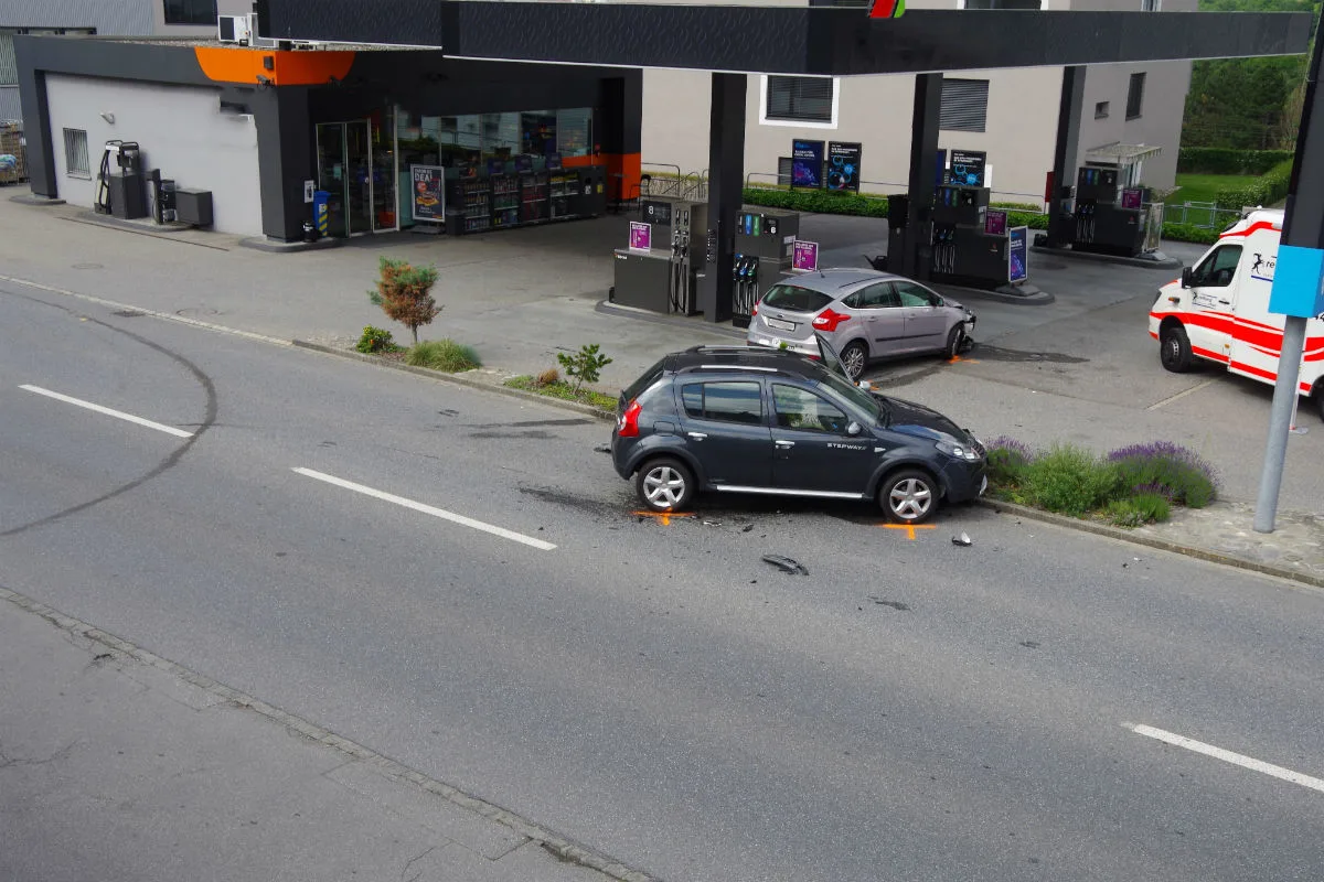Chur GR - Heftige Kollision zweier Autos
