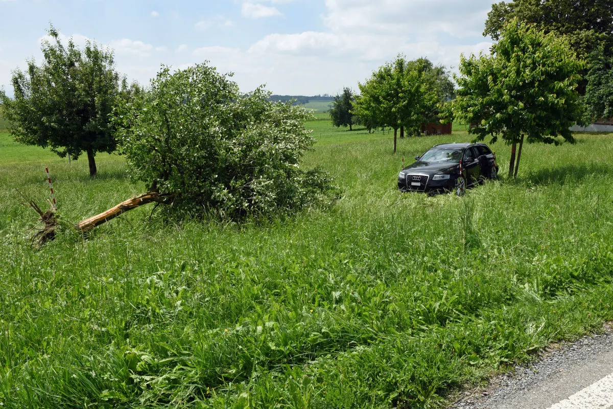 Römerswil LU - Heftiger Crash mit Personenwagen 