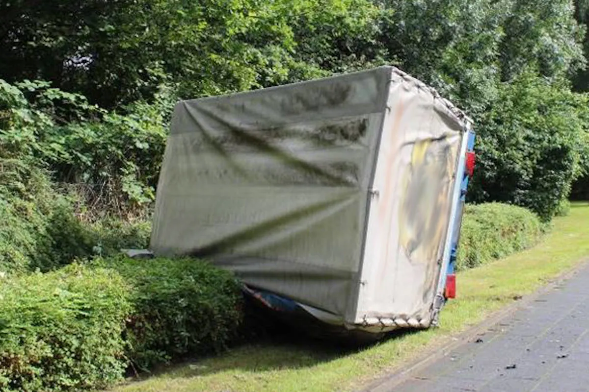 Essen –Mit Auto in Anhänger gekracht