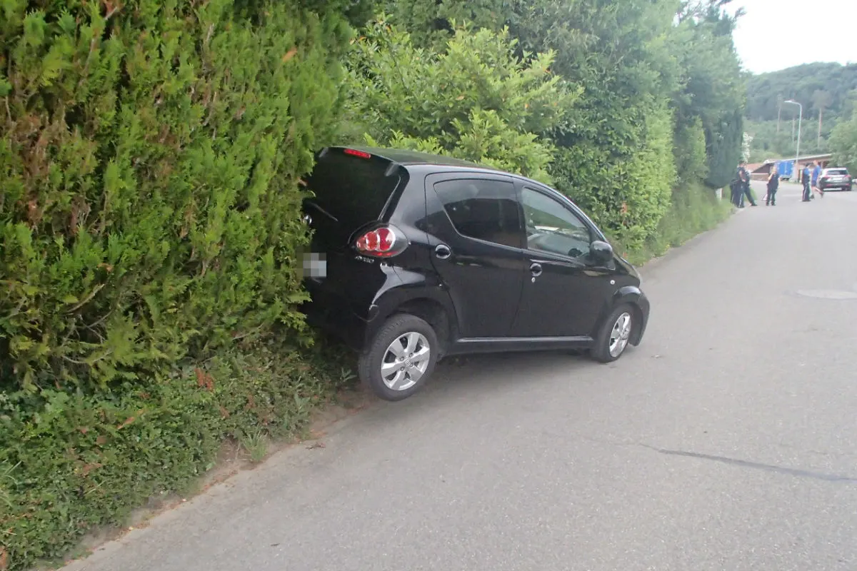 Gränichen AG -  Kind von führerlosem Auto erfasst