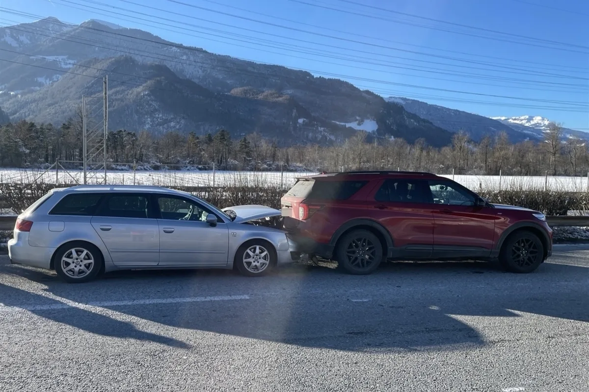 Maienfeld/Landquart GR – Auffahrunfälle im Kolonnenverkehr