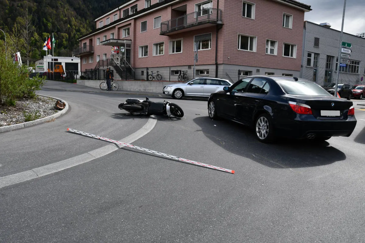 Chur GR - Kollision im Kreisel fordert zwei Verletzte