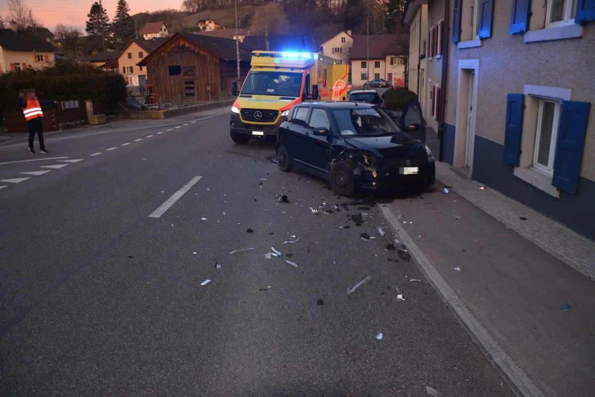 Zullwil SO - Seitlich-frontale Kollision mit einem Verletzten