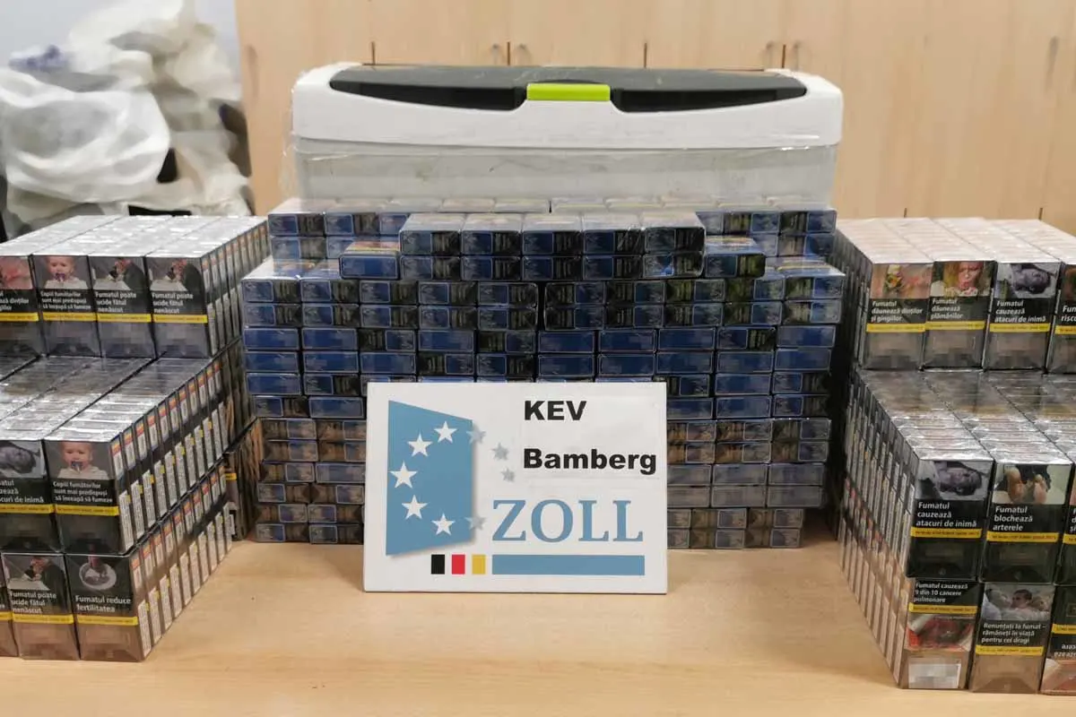 Zigaretten in Kühlbox in Bamberg geschmuggelt - Zoll stellt mehr als 67 Stangen Tabakwaren sicher