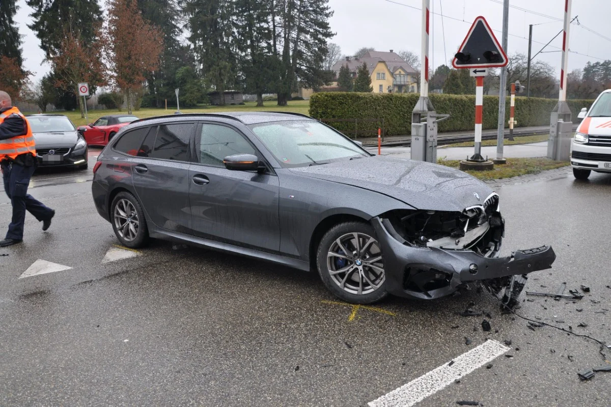 Kollision in Feldbrunnen SO - Autolenker im BMW übersieht Motorradfahrer