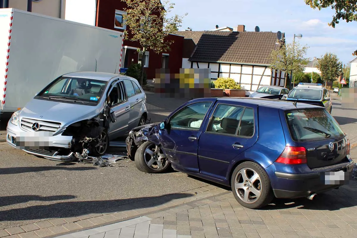 Kreuzau - Bei Zusammenstoß schwer verletzt