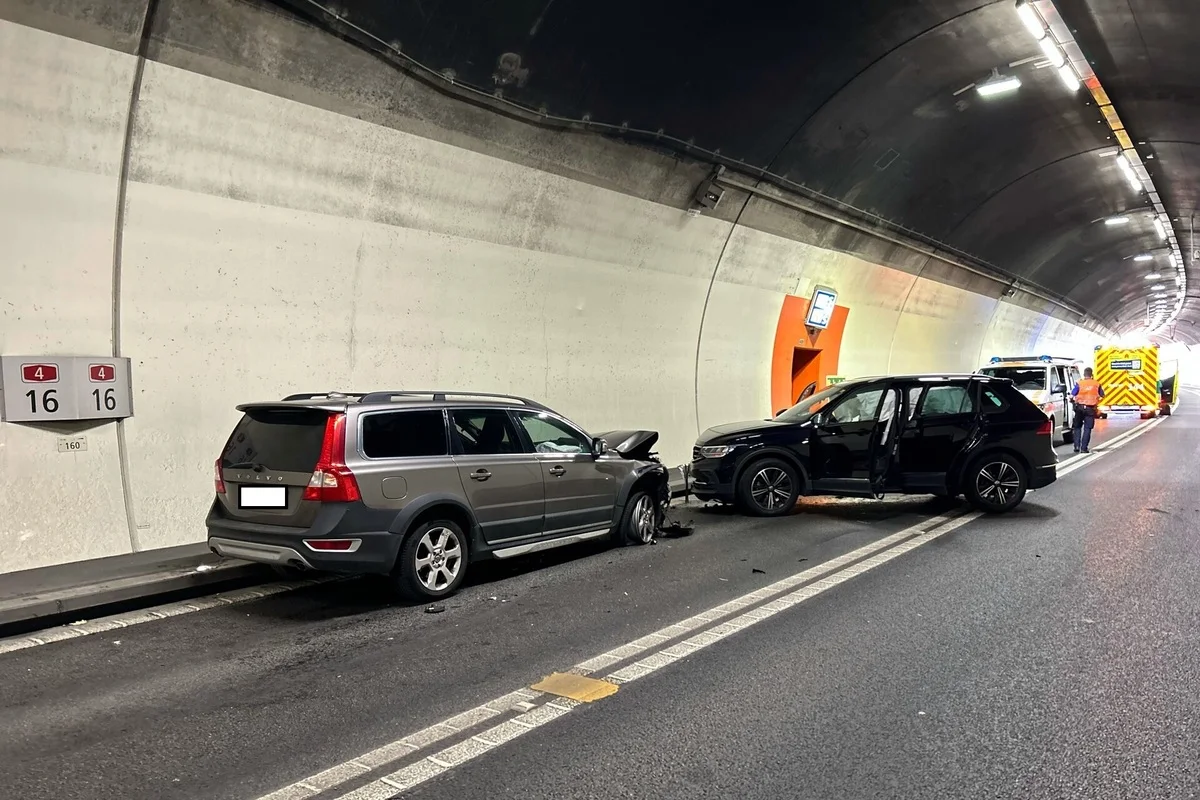 Fäsenstaubtunnel in Schaffhausen - Sechs Personen nach Unfall verletzt