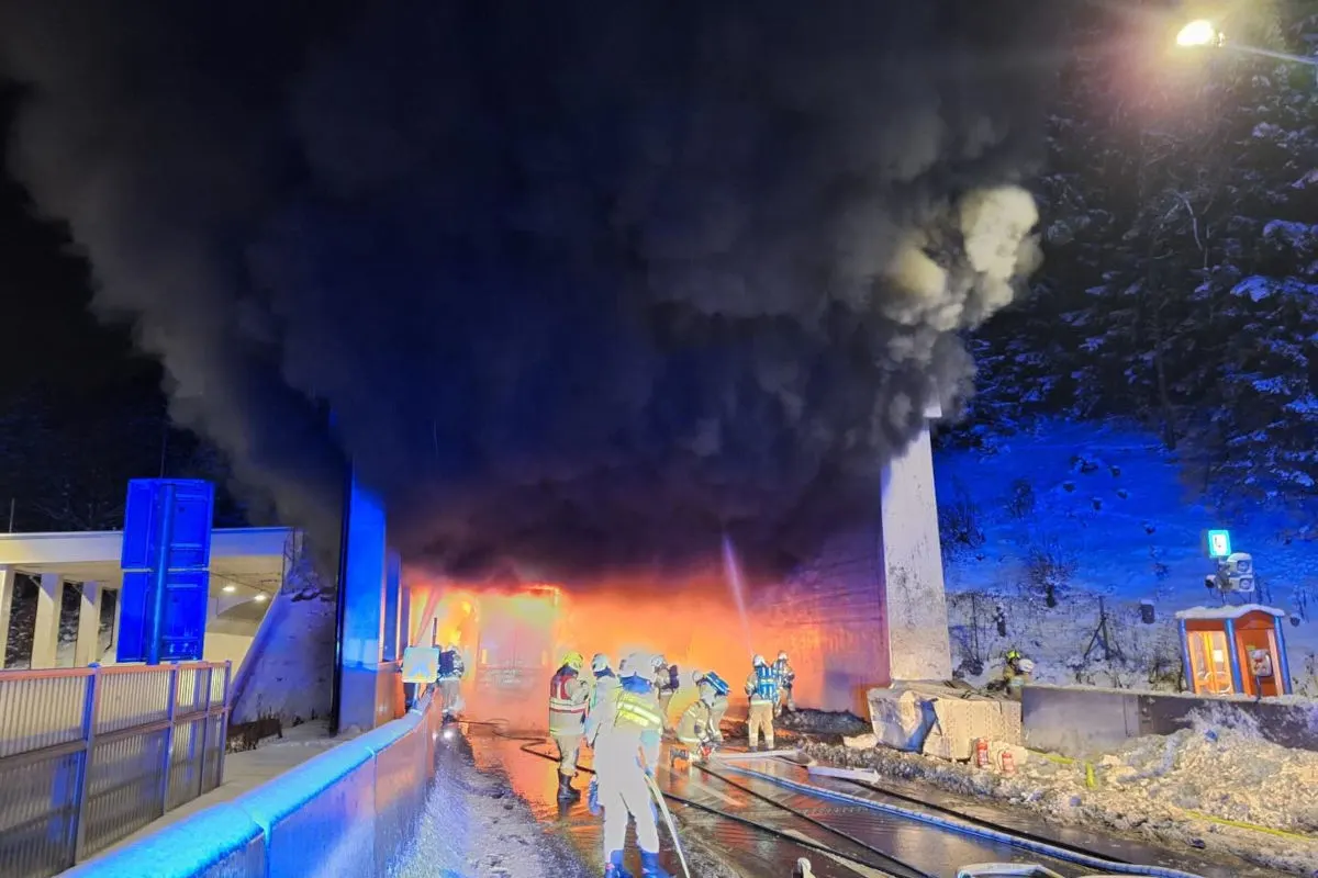 Werfen – Schwerer Lkw-Unfall mit Brand auf der A10