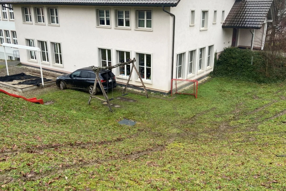 Sulz AG  - Alkohol-Irrfahrt endet auf Spielplatz