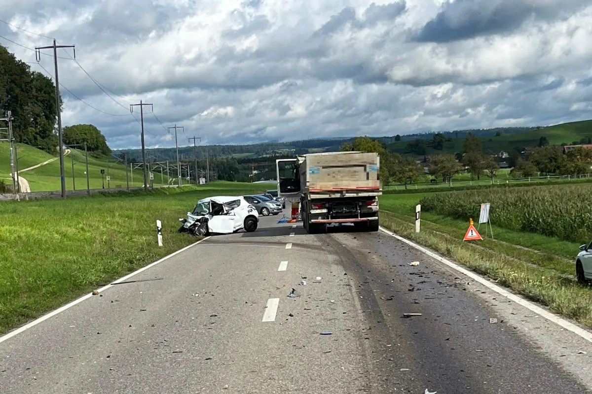 Unglück in Eglisau ZH – Schreckliche Frontalkollision fordert Todesopfer