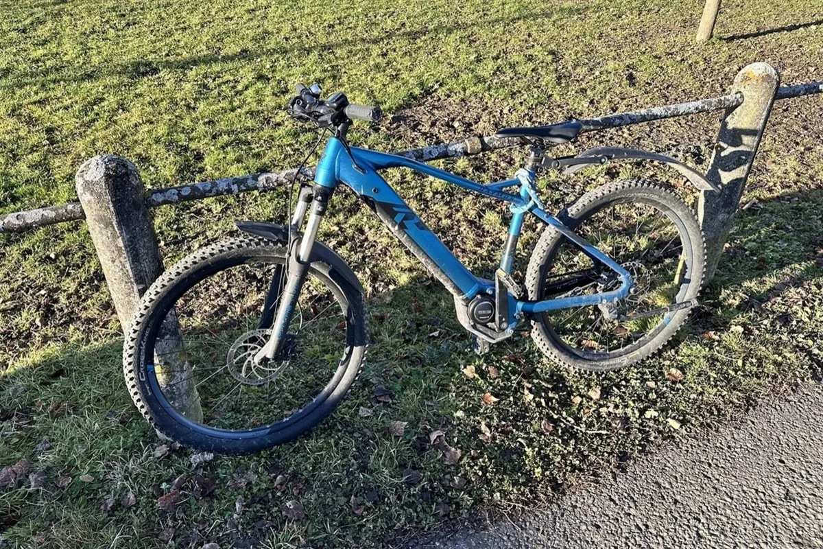 Unfall in Herisau AR – E-Biker prallt in Fussgängerin