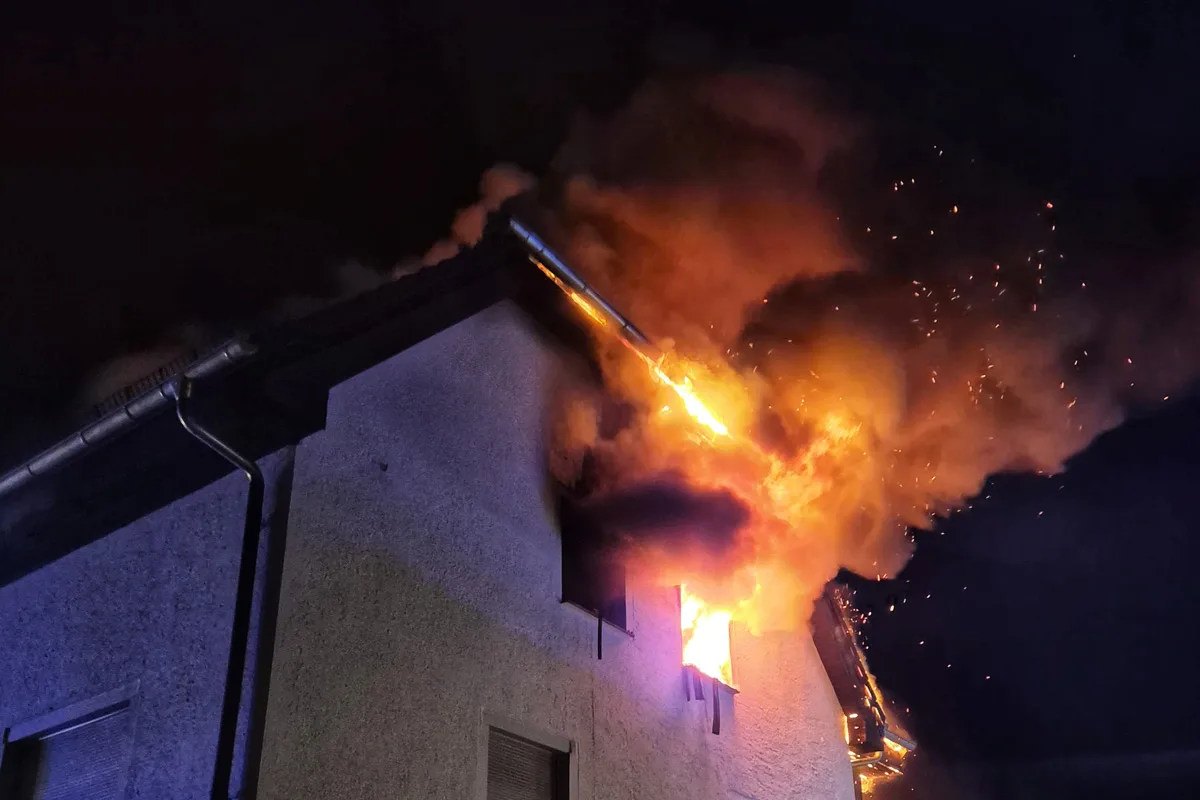 Stockach – Bewohner stirbt bei Wohnungsbrand in Mehrfamilienhaus