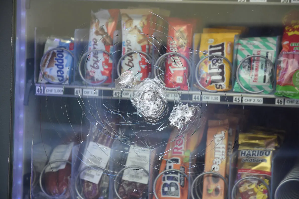 Vaduz FL – Getränkeautomat beschädigt
