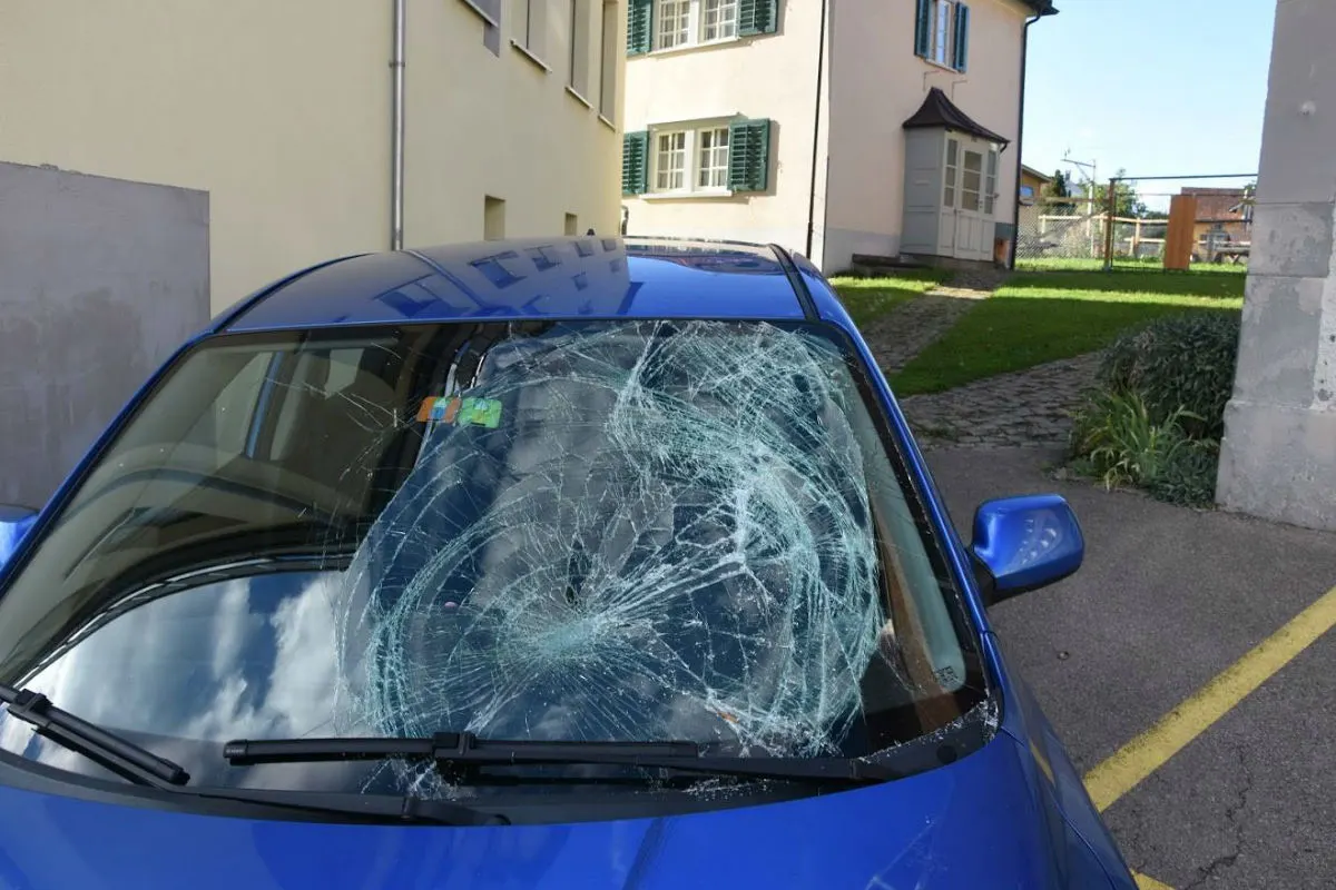 Ebnat-Kappel SG -  Velofahrer bei Kollision mit Auto verletzt