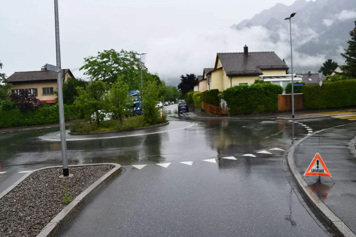 Chur GR – E-Biker bei Unfall in Kreisel verletzt
