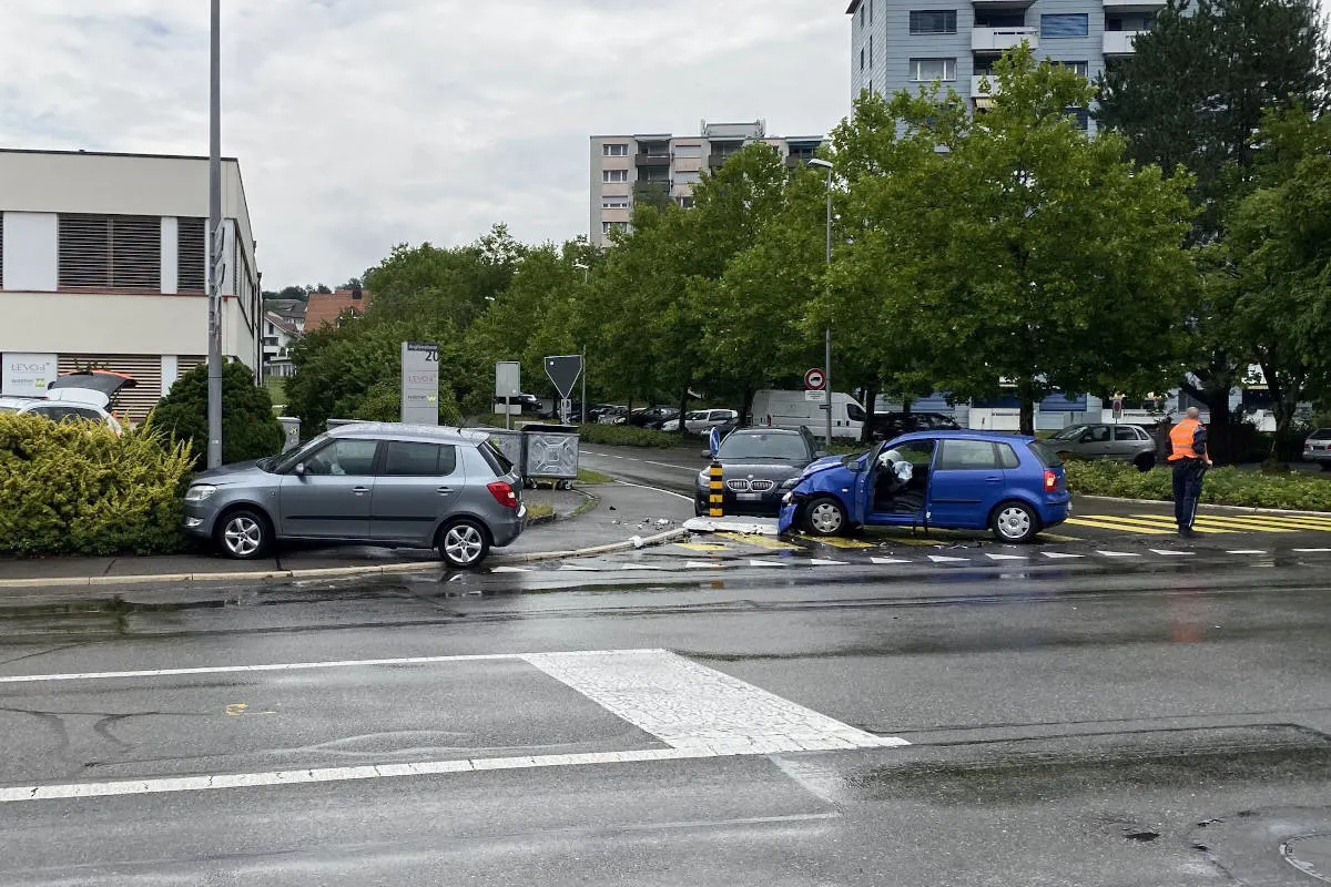 Wohlen AG – Viel Blechschaden bei Kollision