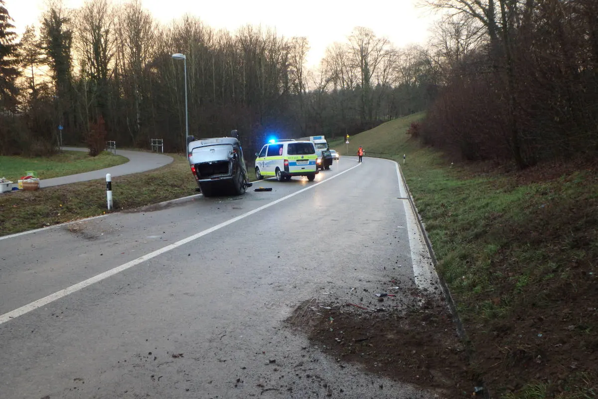Fislisbach AG - Auto überschlug sich
